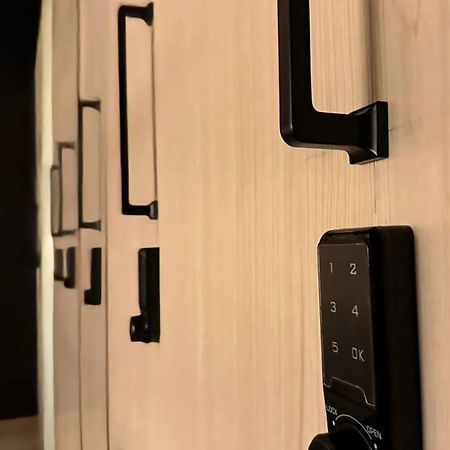 Westay Capsule Hostel Dubai Eksteriør bilde