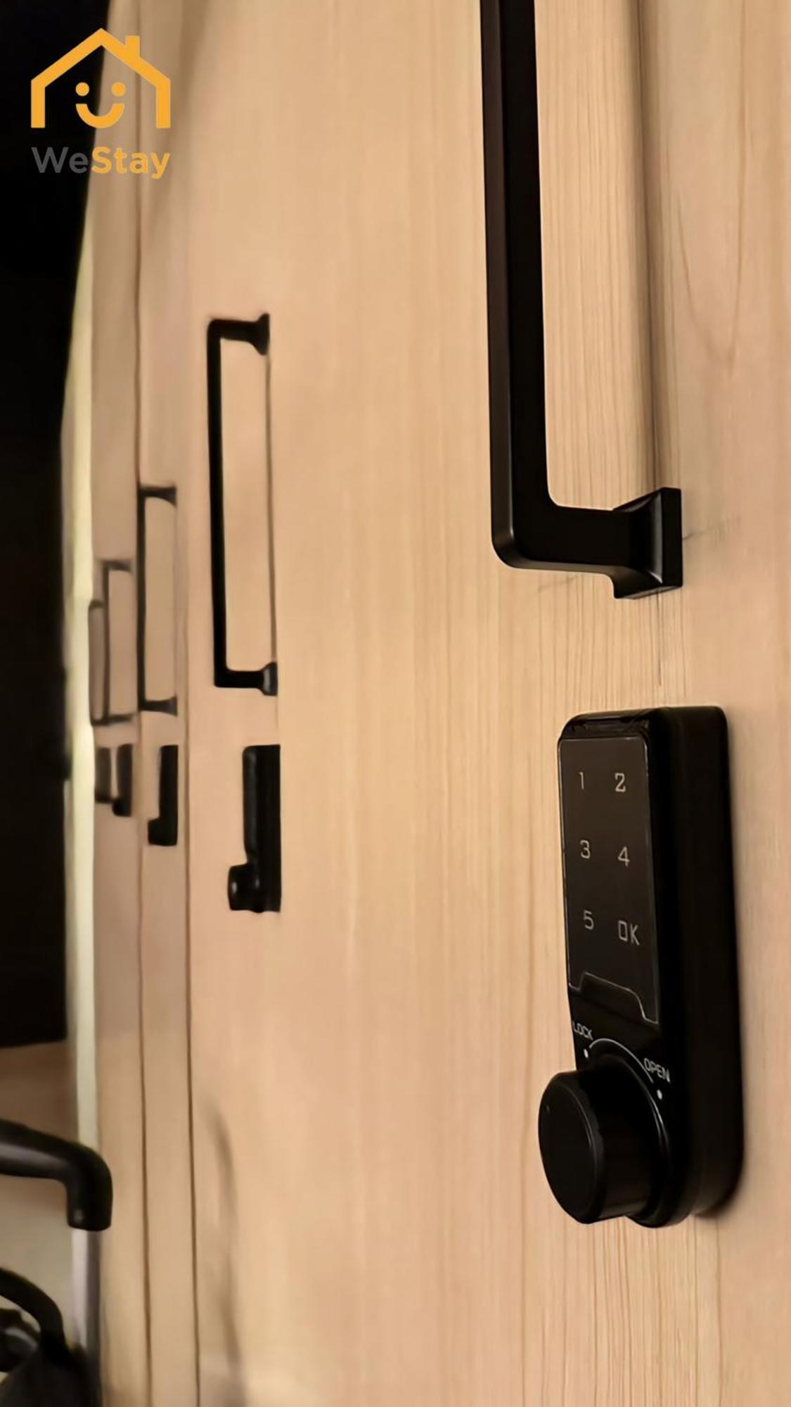 Westay Capsule Hostel Dubai Eksteriør bilde